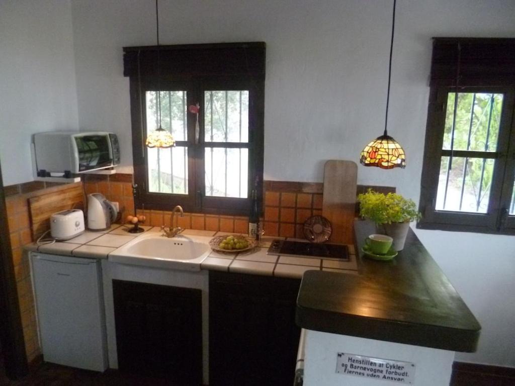 Toro Vista Casita - 1-2 Bedrooms Sayalonga Eksteriør bilde
