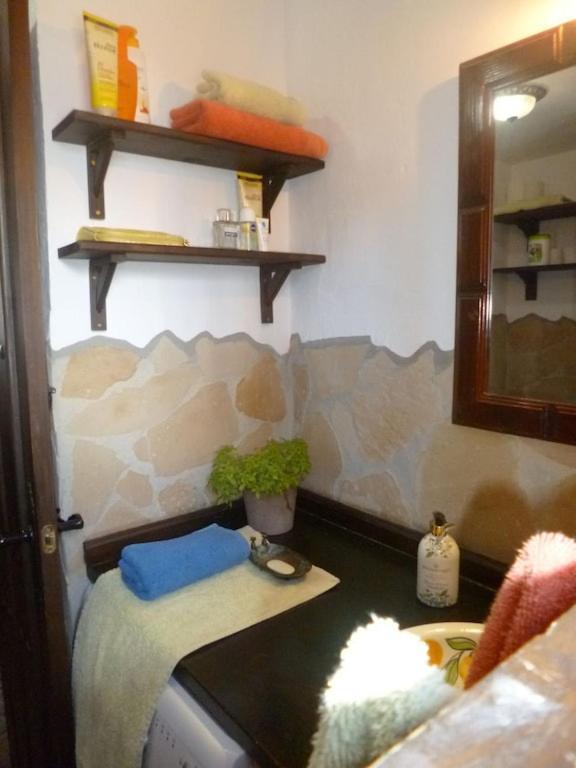 Toro Vista Casita - 1-2 Bedrooms Sayalonga Eksteriør bilde